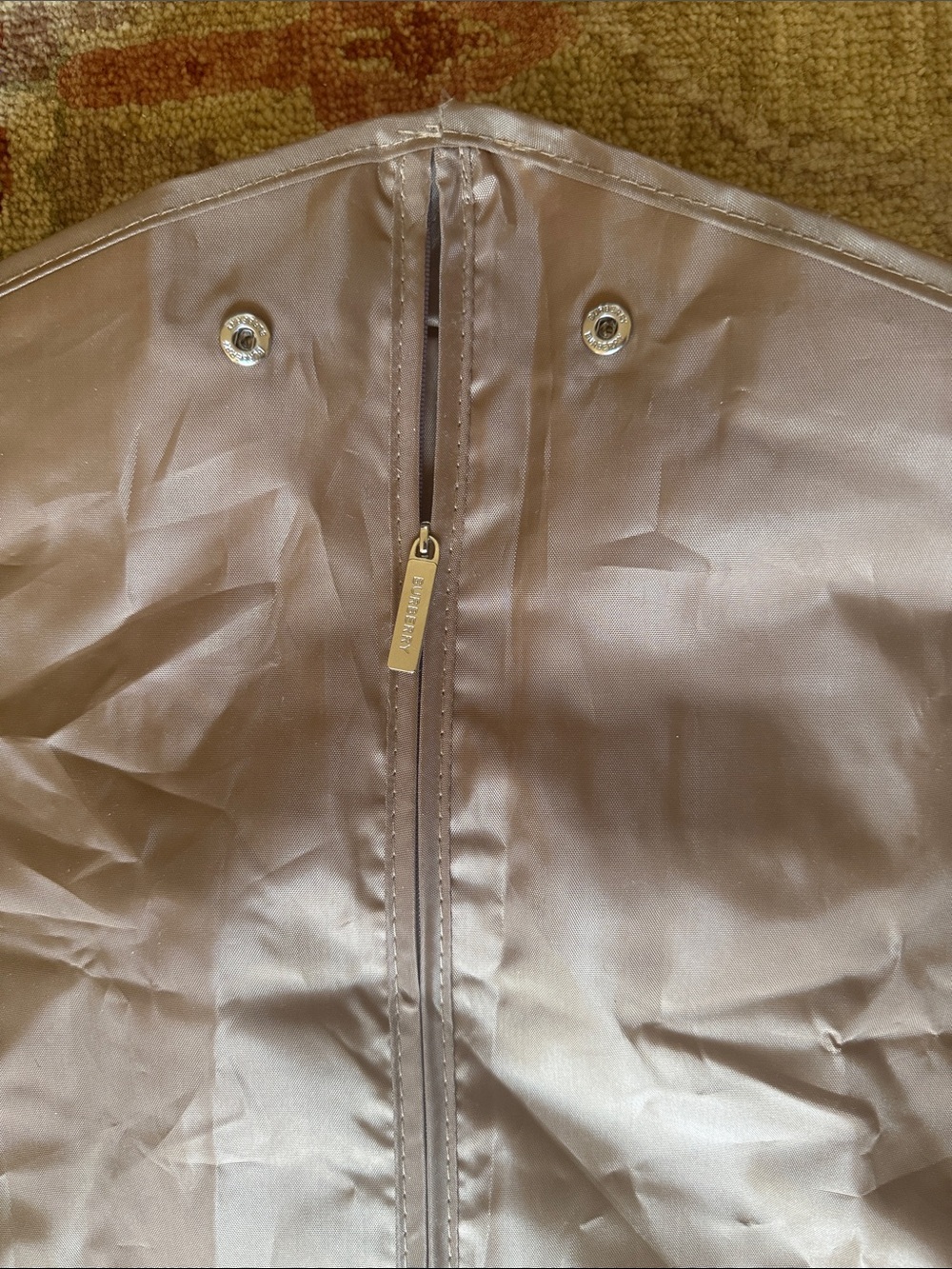 Burberry Tan/Brown Foldable Garment Cover - Picture 3 of 6